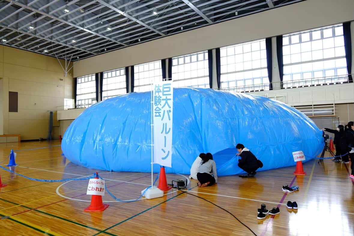 にしかんマルシェ巨大バルーン