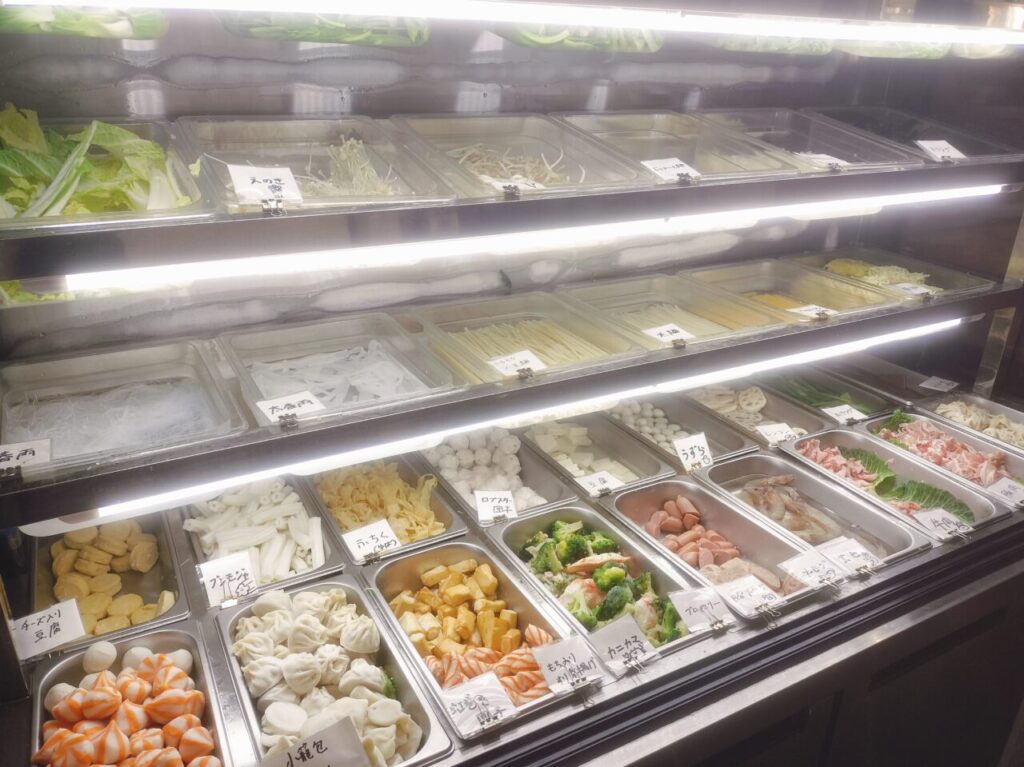 百味麻辣湯のショーケース