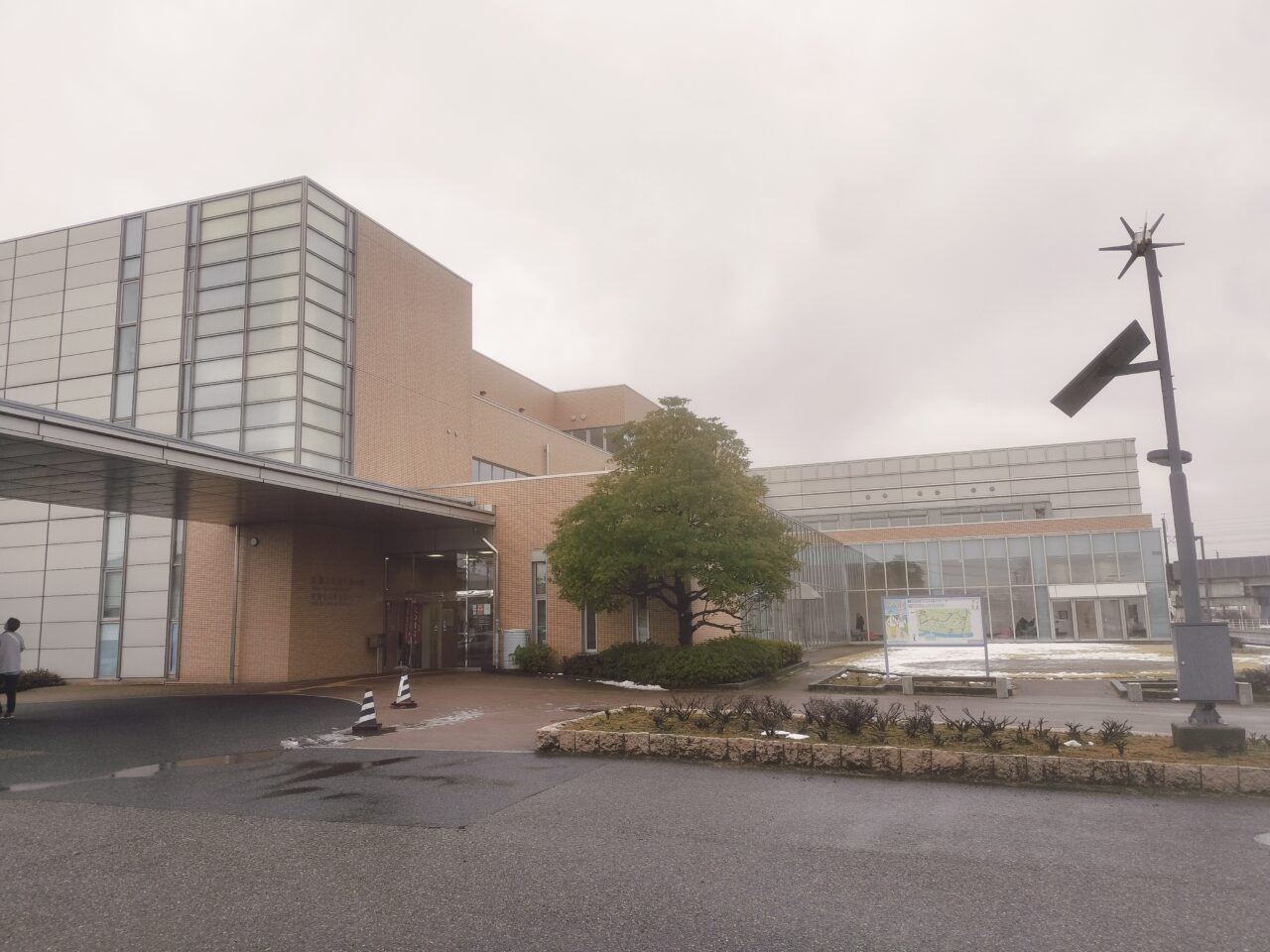 黒埼地区公民館の外観