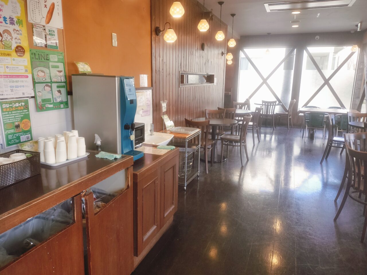 サフランイートインスペース