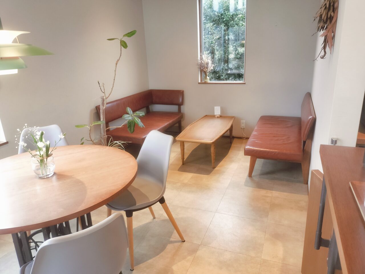 Taibow! coffee&gelato softソファ席