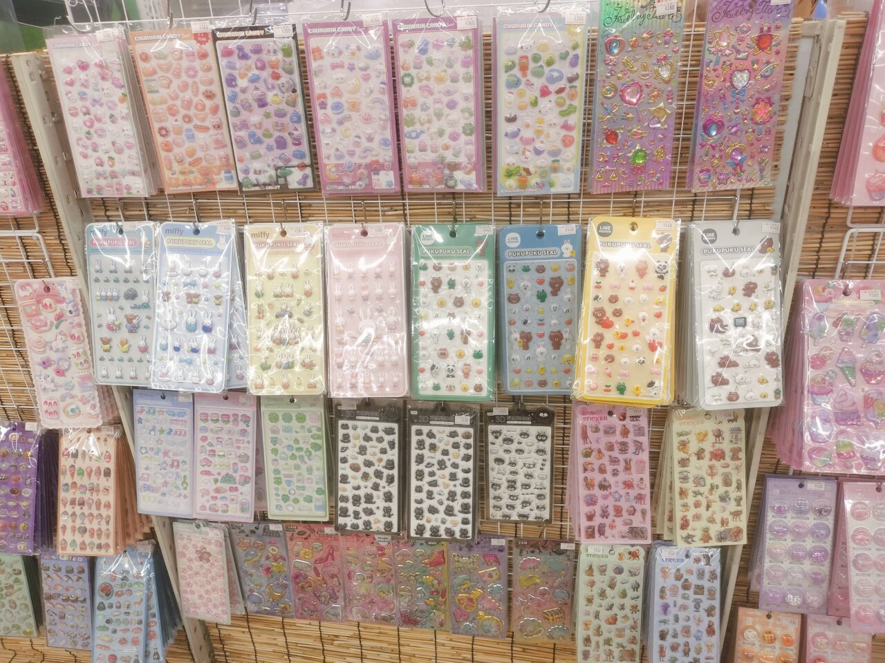 あかつかベース店内商品（シール）