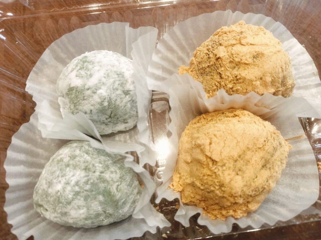 角屋悦堂の草餅とわらび餅