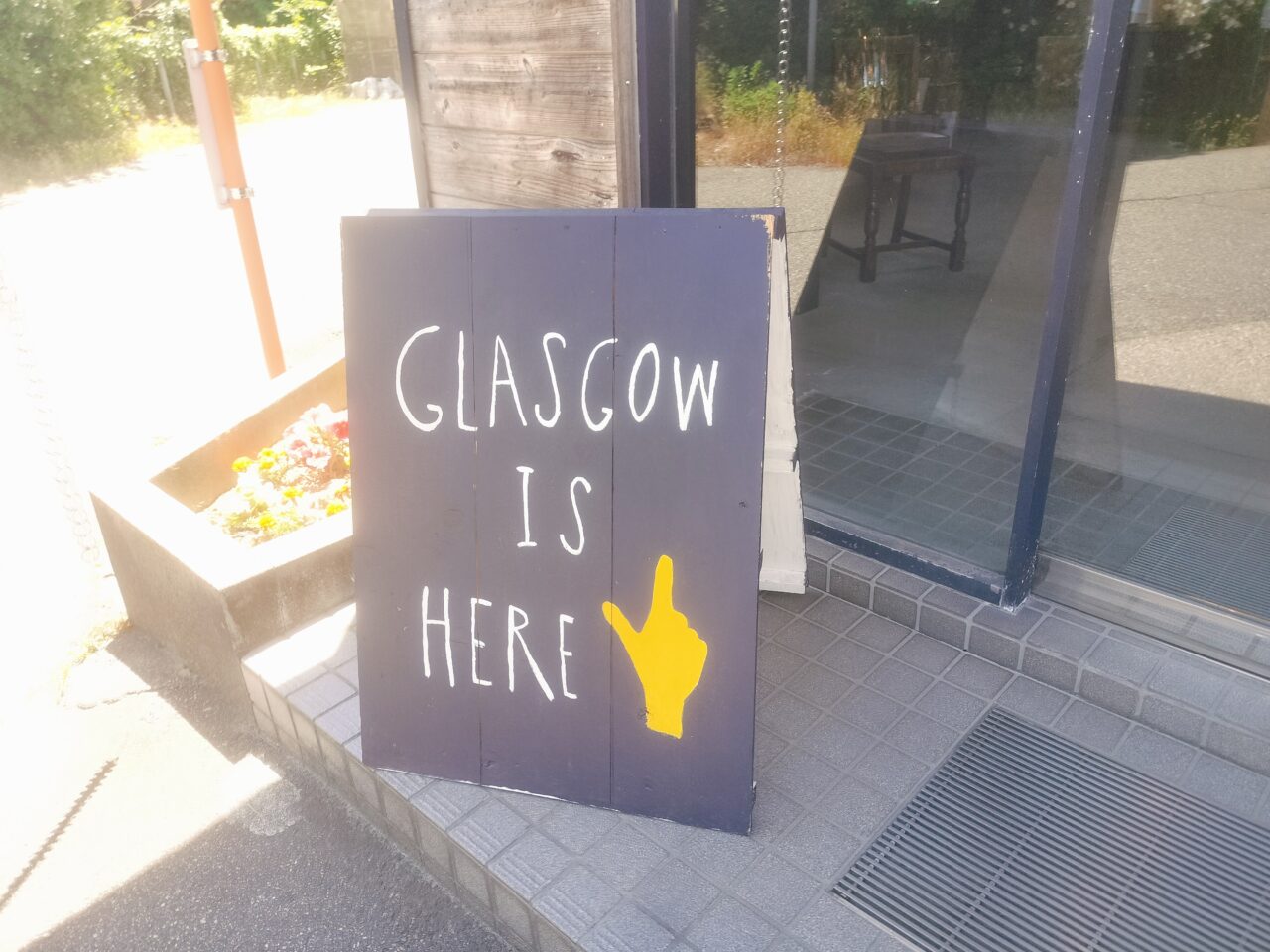 SCONE FACTORY GLASGOW案内看板