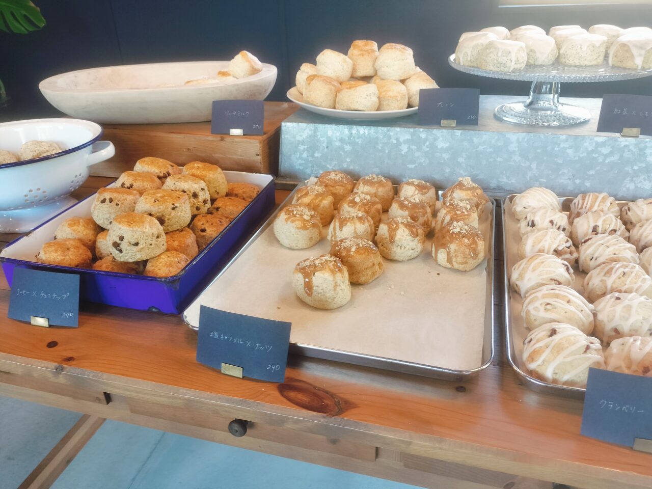 SCONE FACTORY GLASGOW店内商品