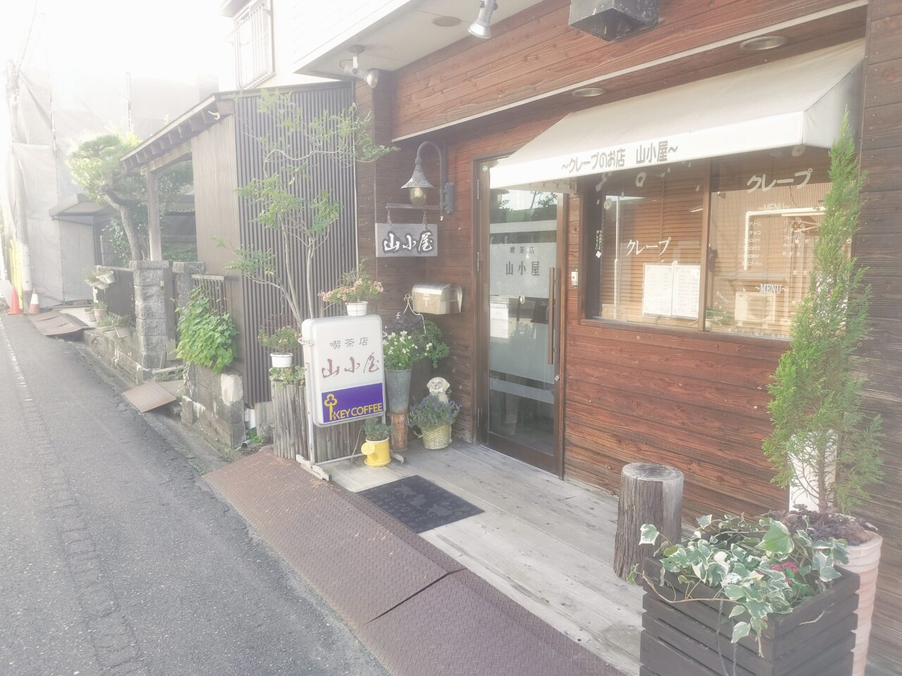 クレープのお店山小屋外観
